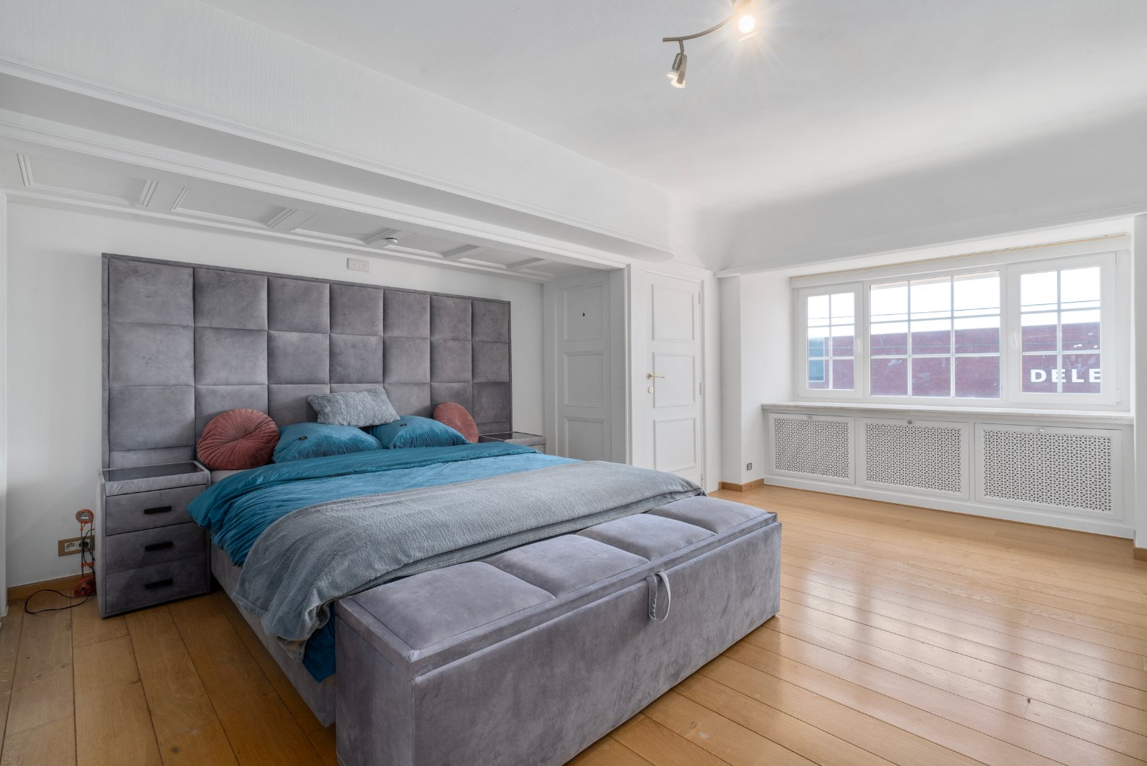 Stijlvolle villa met 5 slaapkamers op mooi perceel van 1325m² 