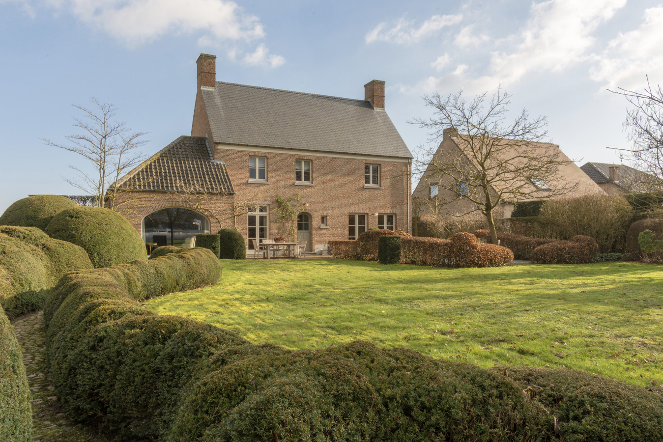 VERKOCHT BINNEN DE WEEK I Landhuis met excellente afwerking op droomlocatie 