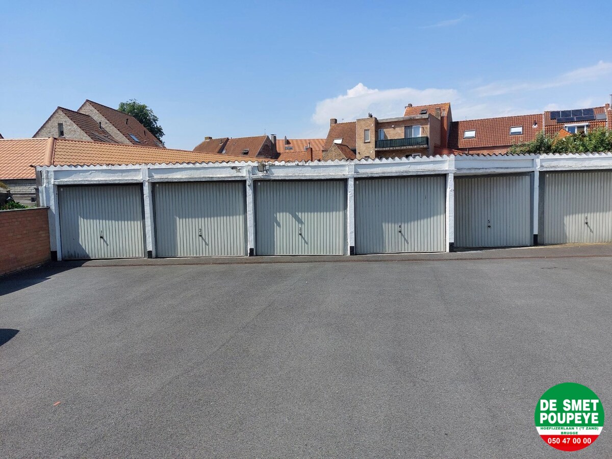 Garagebox in afgesloten complex 