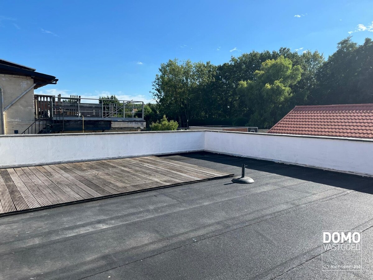 DUPLEXAPPARTEMENT MET TERRAS TE STOKROOIE 