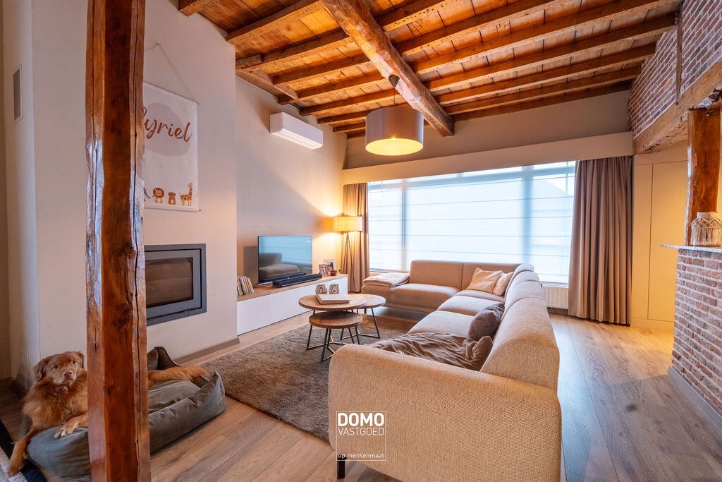 Verrassend ruime woning met karakter te Kuringen. 