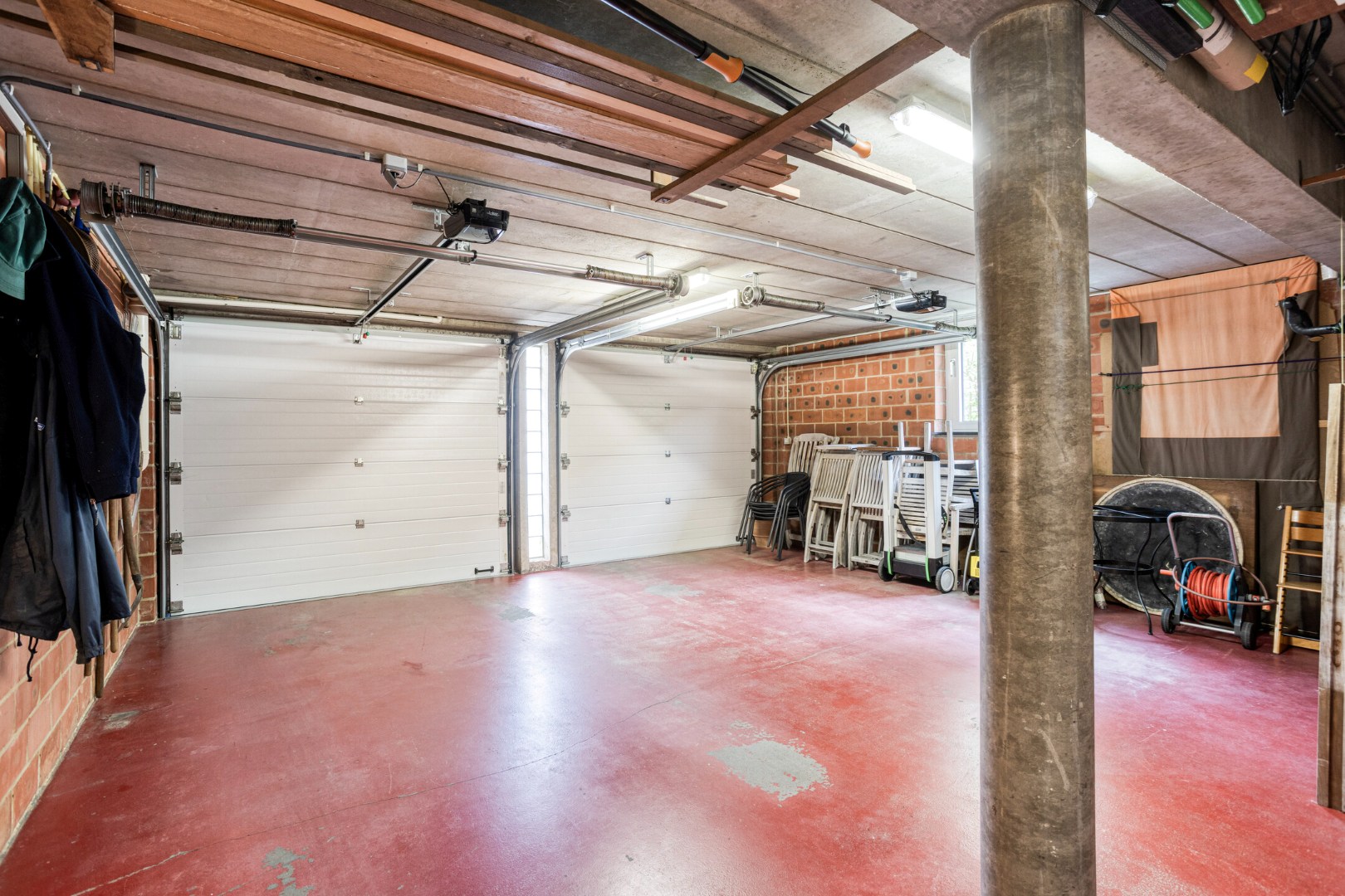 Villa met 5 slaapkamers, ruime tuin, terras en 2 garages in Heverlee! - bewoonbare opp. 278 m² -  EPC 179 kWh/m² 