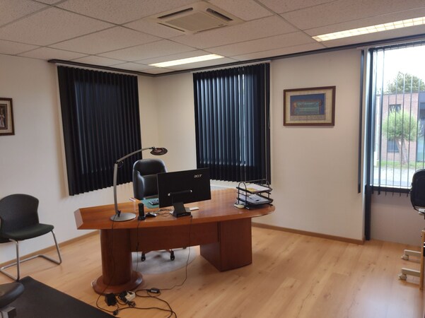 Te koop servicekantoor - Kortrijk