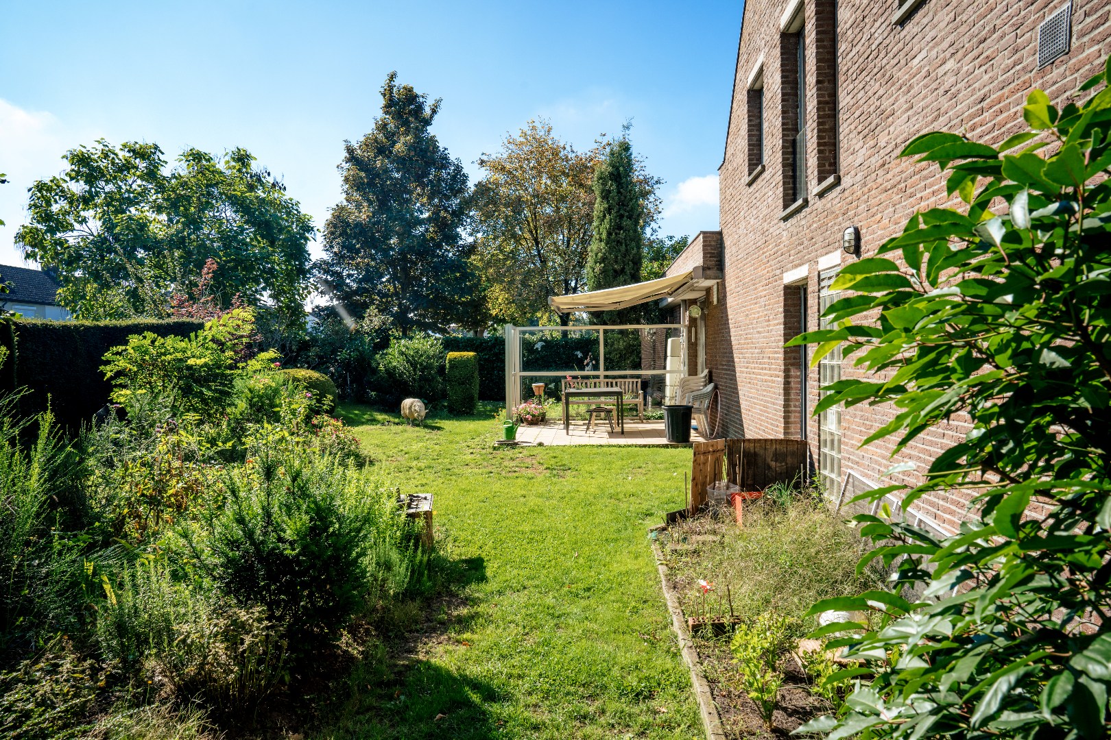 Unieke woning met 5 slaapkamers residentieel gelegen te Eeklo 
