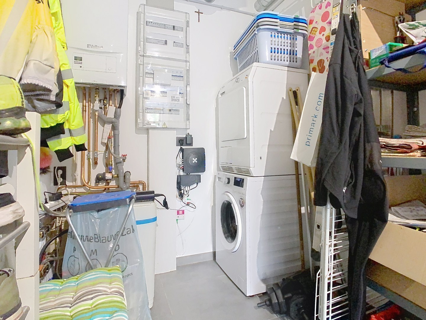 Recent gelijkvloers appartement met tuin, 2 slaapkamers en dressing 