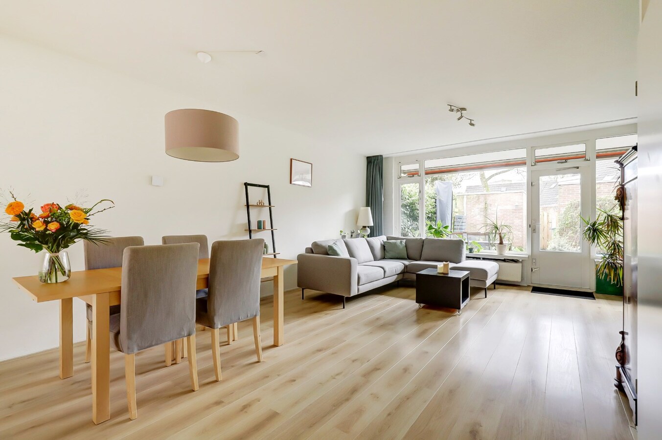 Verkocht beneden + bovenwoning - Rotterdam