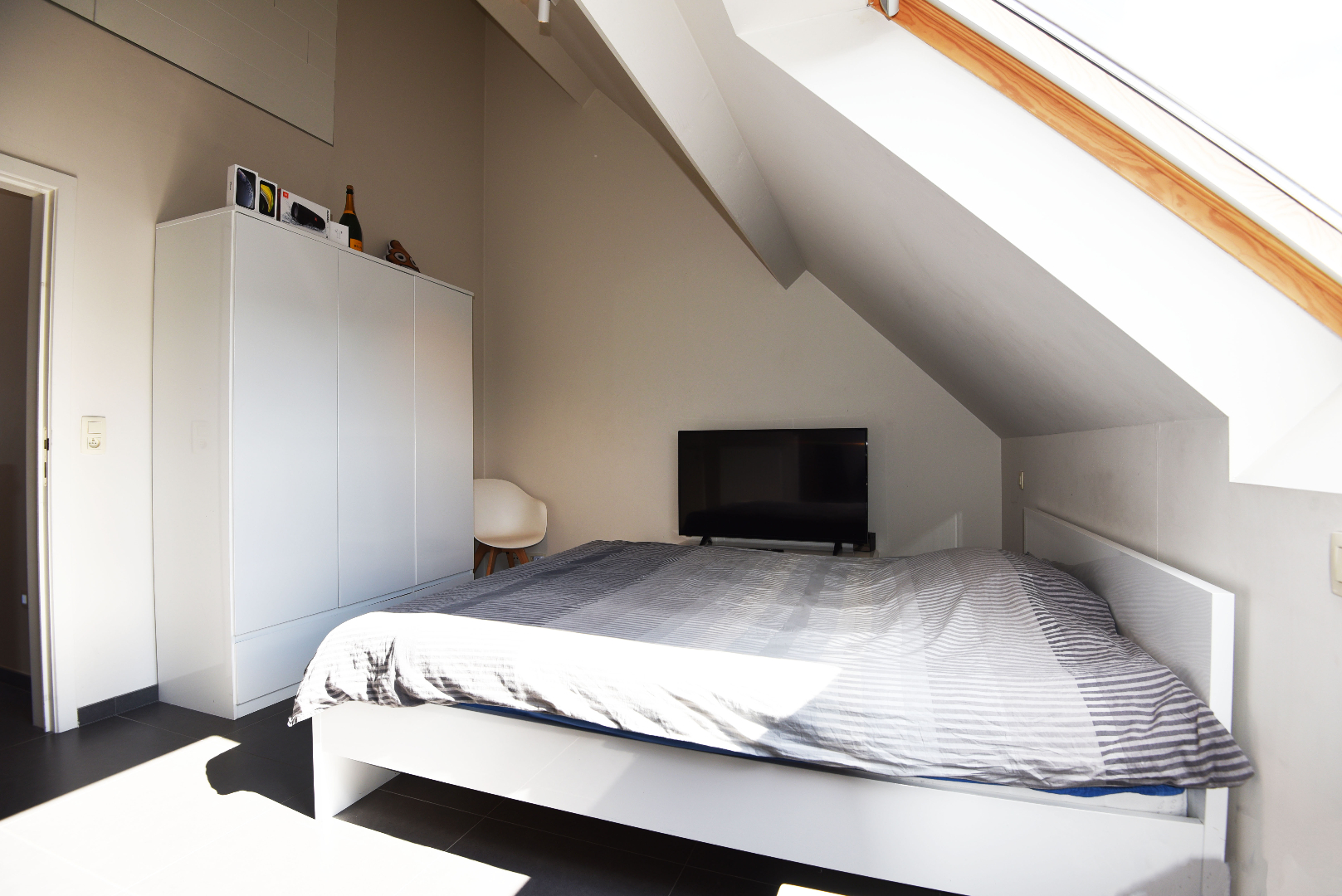 Energiezuinige bel-etage met ruime garage en 3 slpks nabij centrum Maldegem 