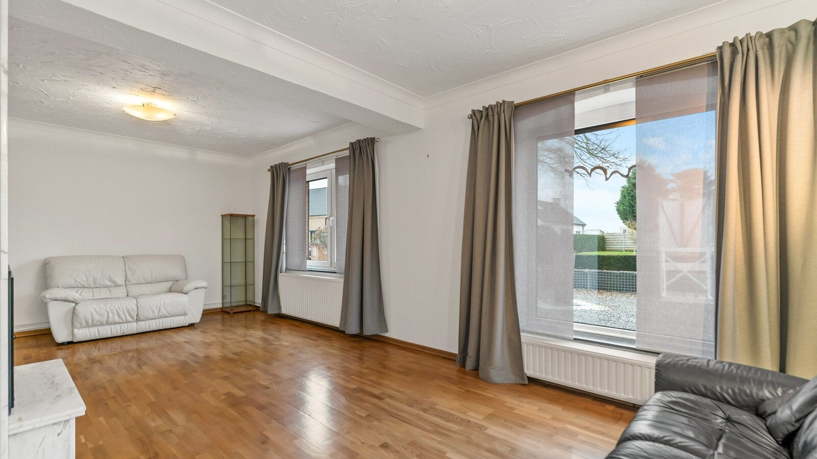 Riante gezinswoning met tal van mogelijkheden nabij Maastricht! 