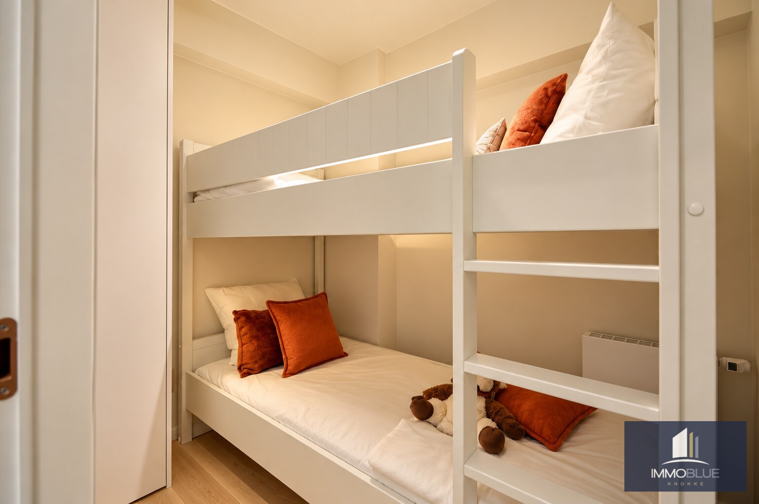 Volledig gerenoveerd appartement met frontaal zeezicht gelegen aan het Rubensplein. 
