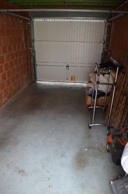 Gelijkvloers appartement met 2 slpks, terras, tuin en garage te Maldegem 