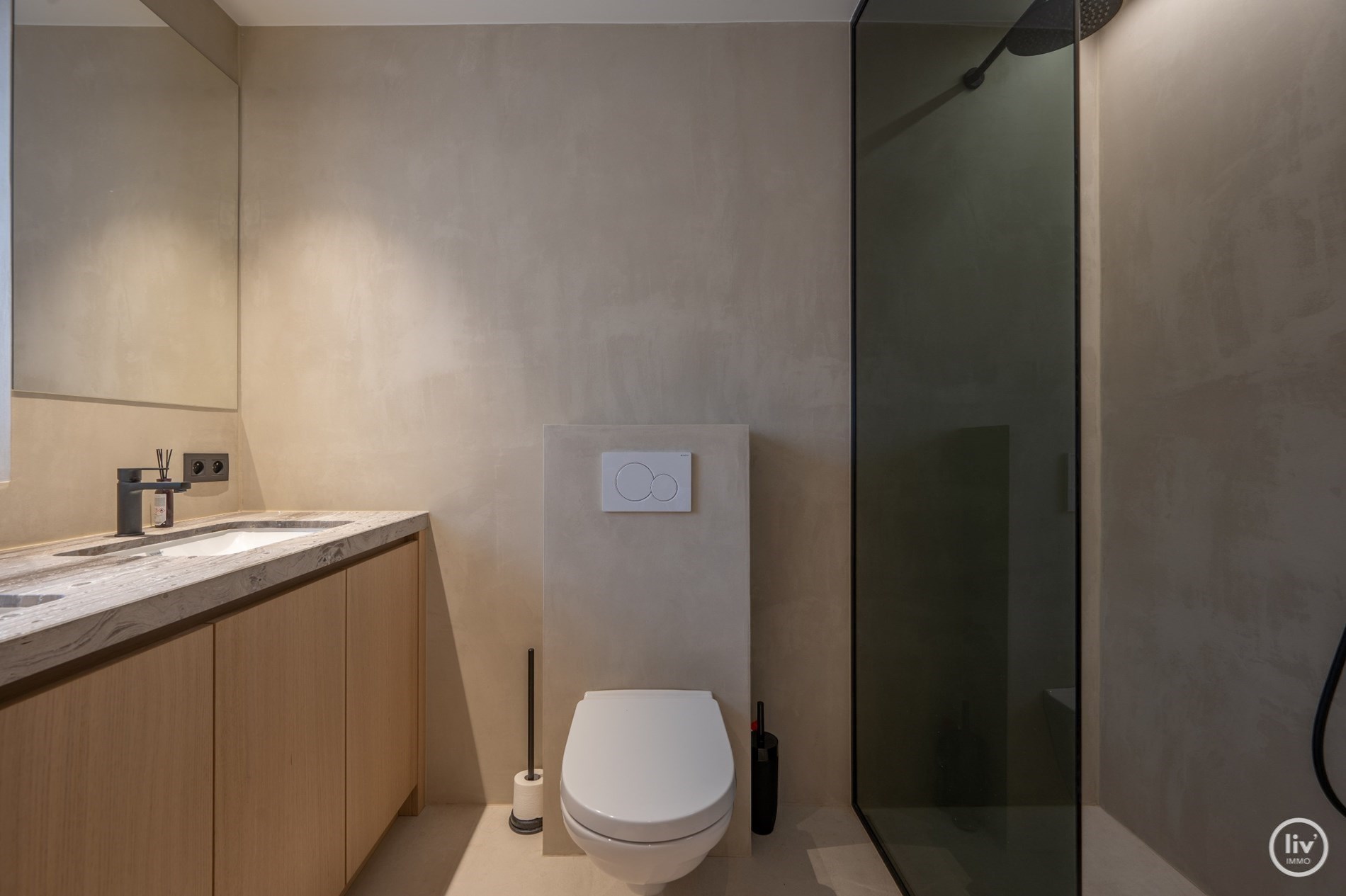 Prachtig gerenoveerd 3 slaapkamerappartement centraal gelegen vlakbij de Lippenslaan te Knokke 