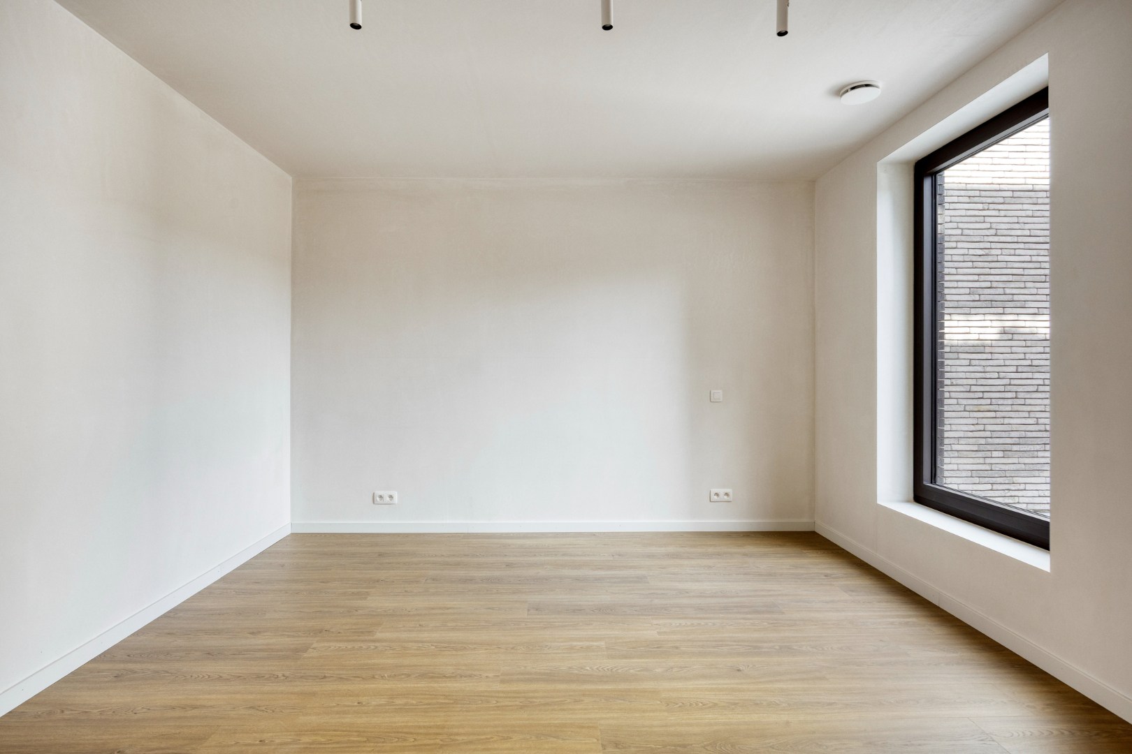 Hoogwaardig afgewerkte nieuwbouwwoning met 4 slpk. in centrum Geel 