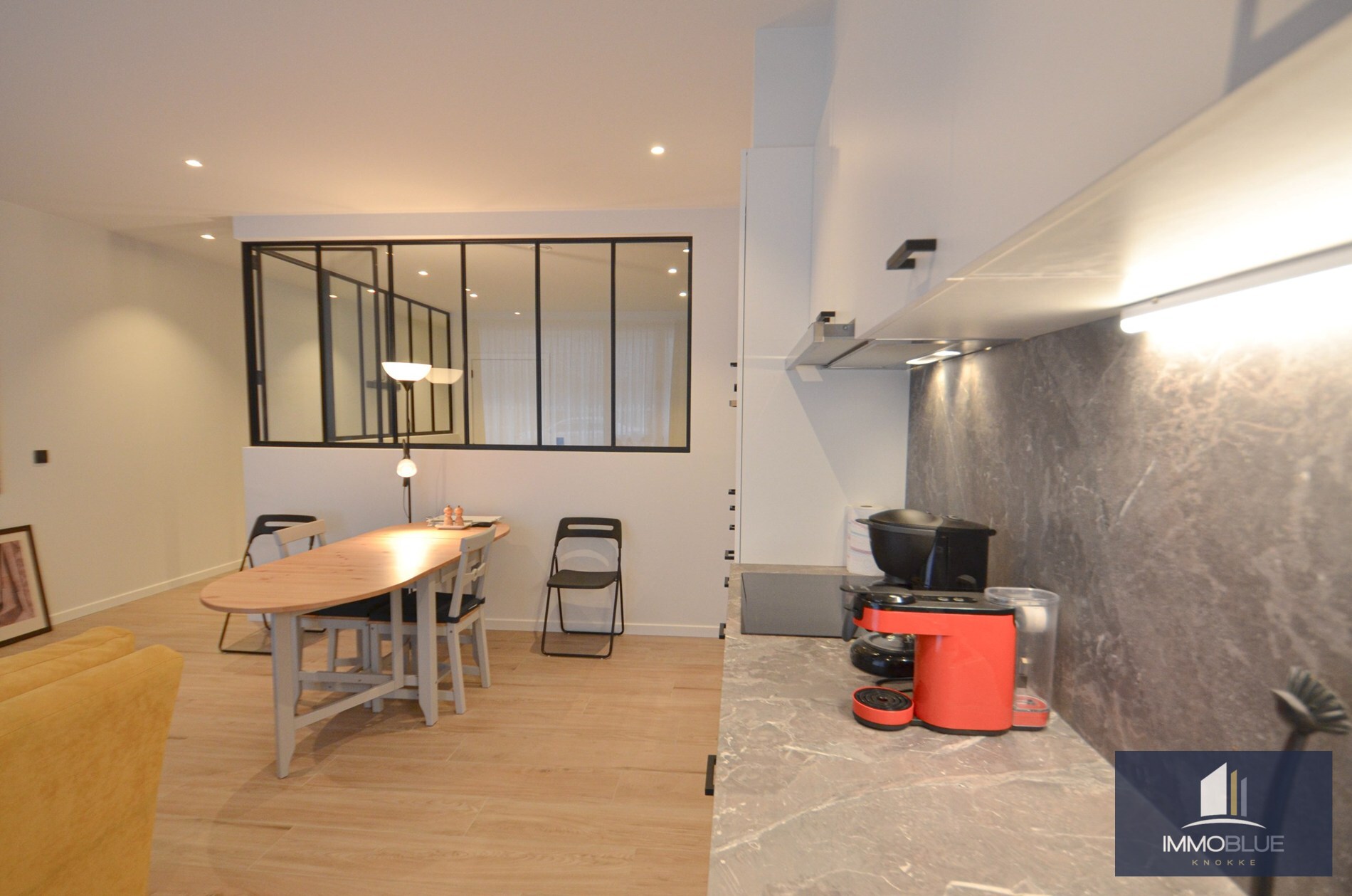 Appartement très récent, idéalement situé à quelques pas de la mer. 