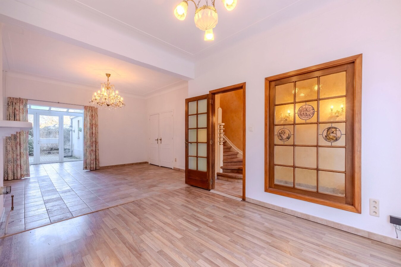 Te renoveren woning met 2 slpks en tuintje 