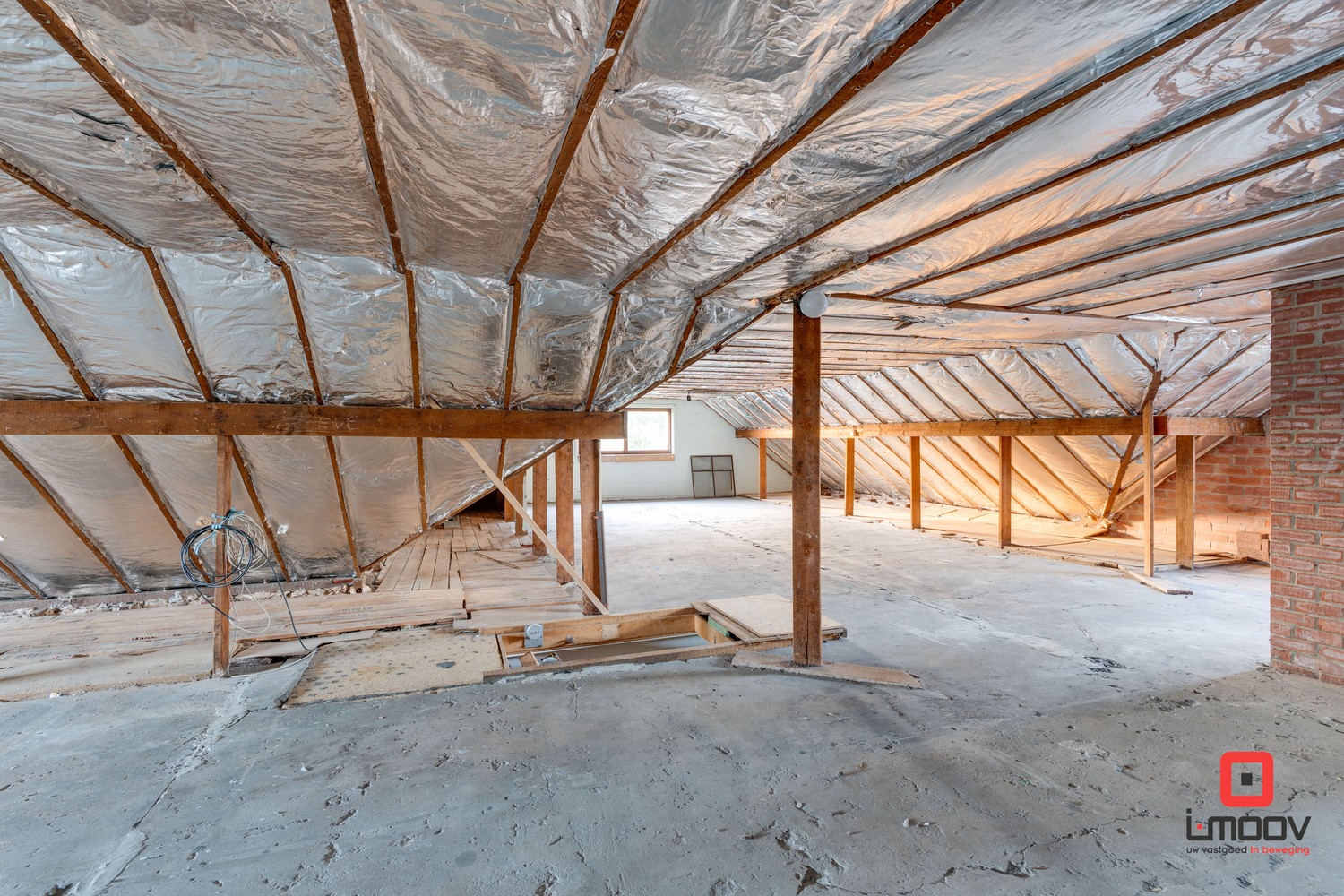 Degelijke woning met tal van mogelijkheden. 