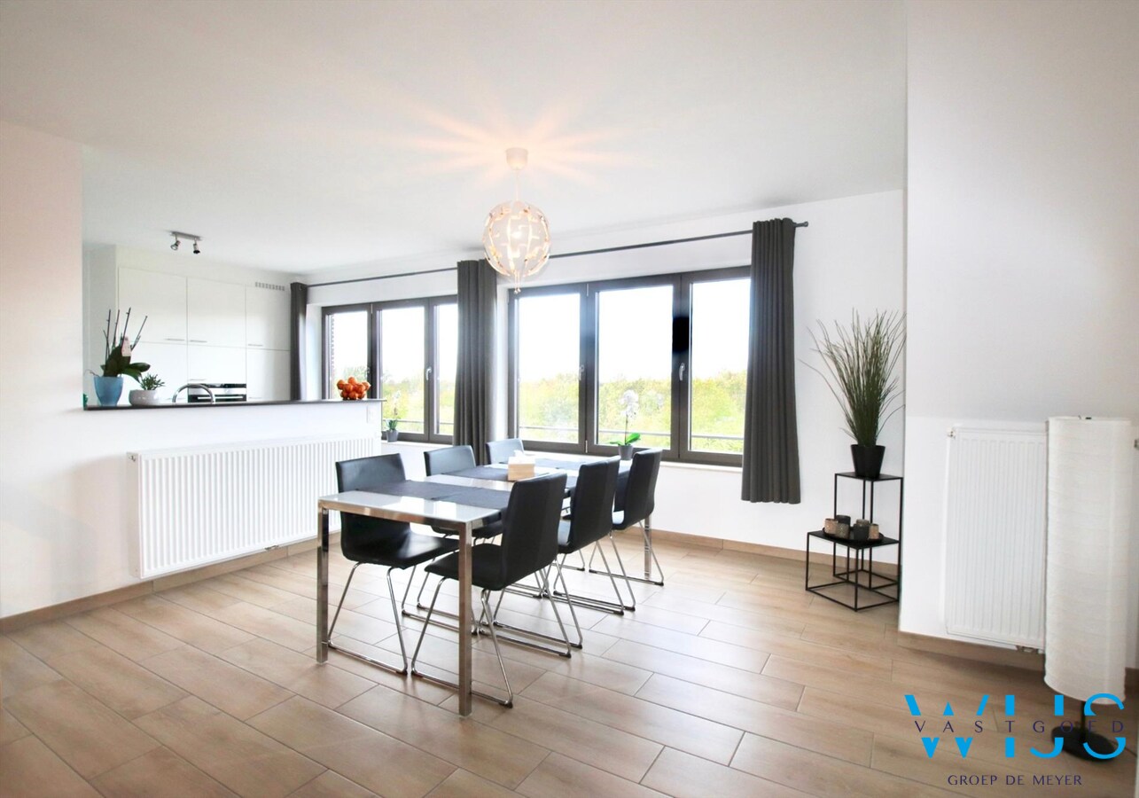 Prachtige duplex + garage in het rustige landelijke OOSTEEKLO ! 