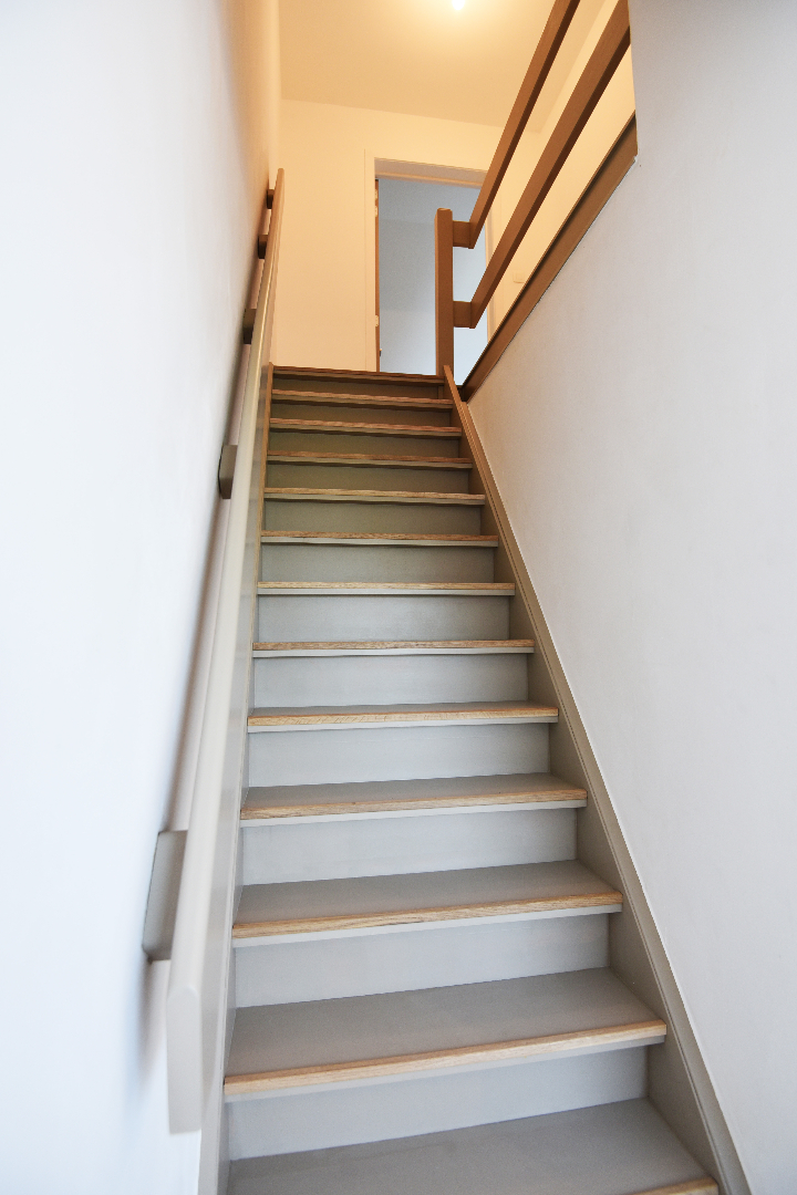 Ruim duplex app. met 3 slpks, terras &amp; garage te Adegem 