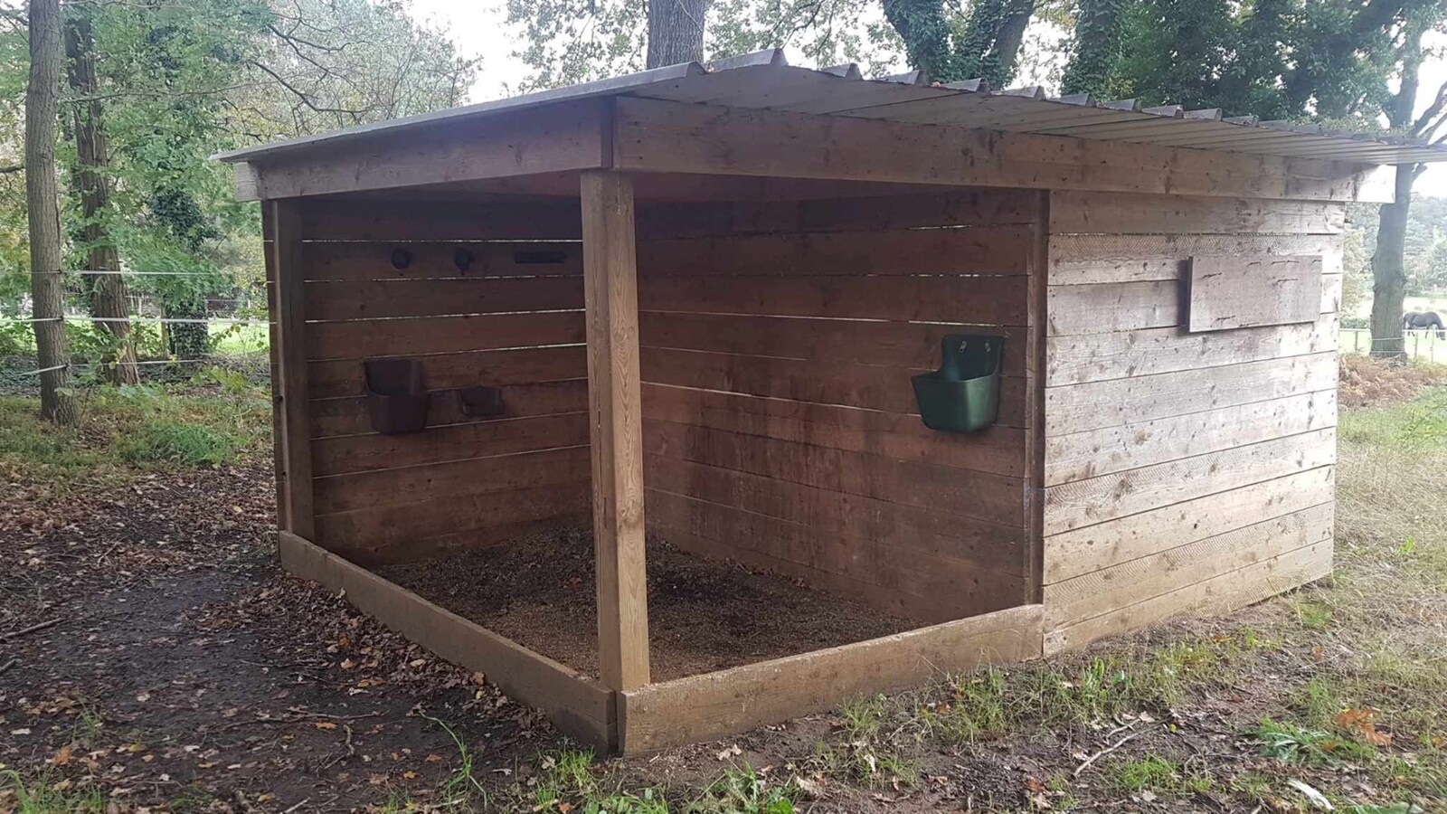 Champ avec abri sur environ 45 ares à la frontière de Lummen/Beringen 