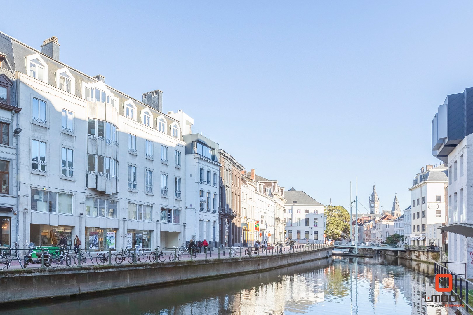 Lichtrijk appartement met uitgestrekt terras in hartje Gent! 