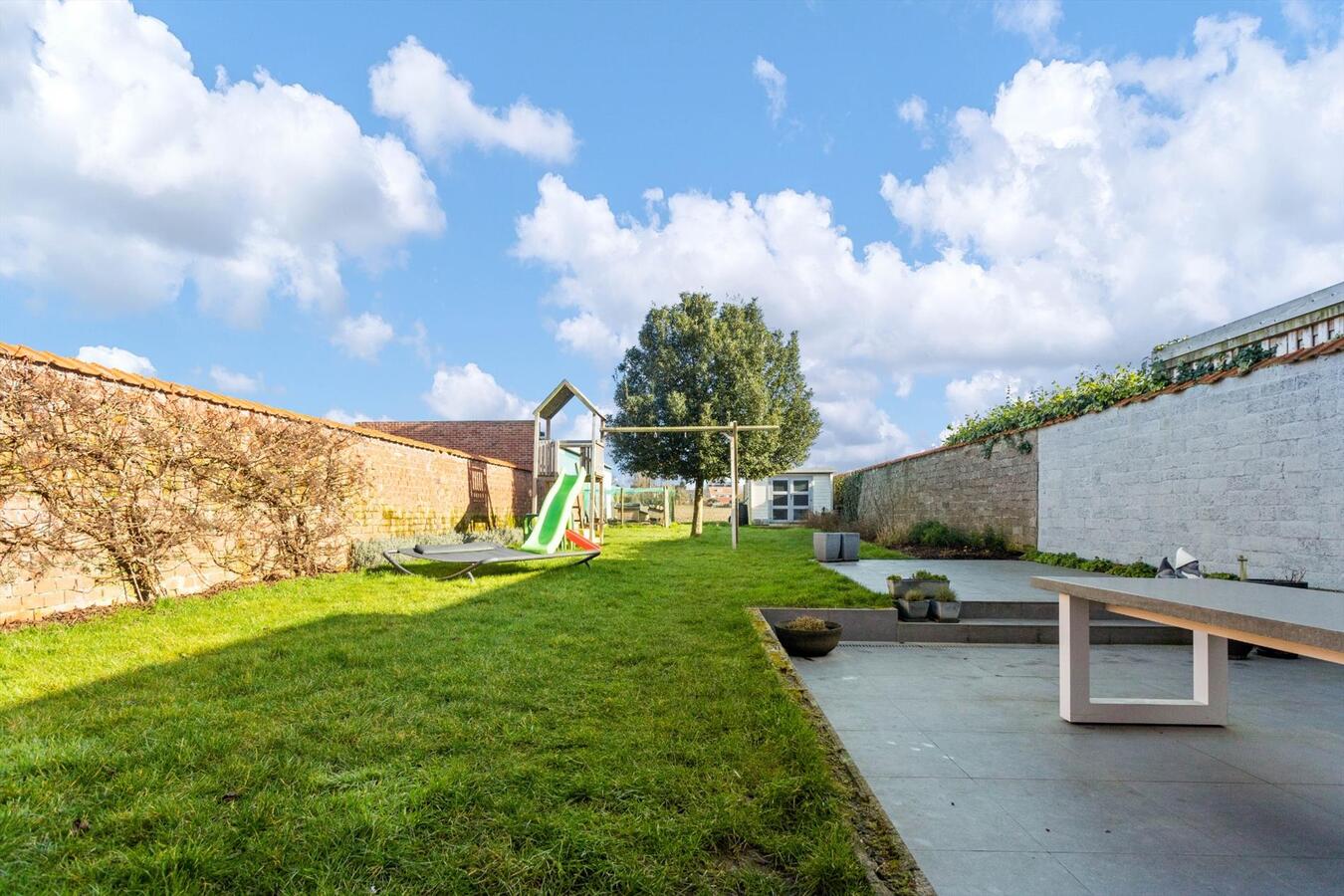 Energiezuinige woning in loftstijl met grote lichtrijke leefruimte. 