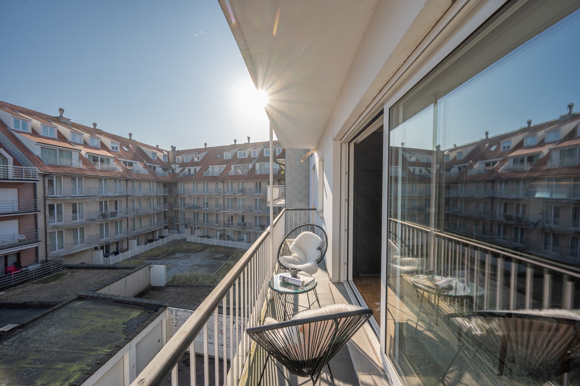 Appartement parfaitement entretenu dans un emplacement de premier choix, à proximité de l'avenue Dumortier et de la Zoute à Knokke. 