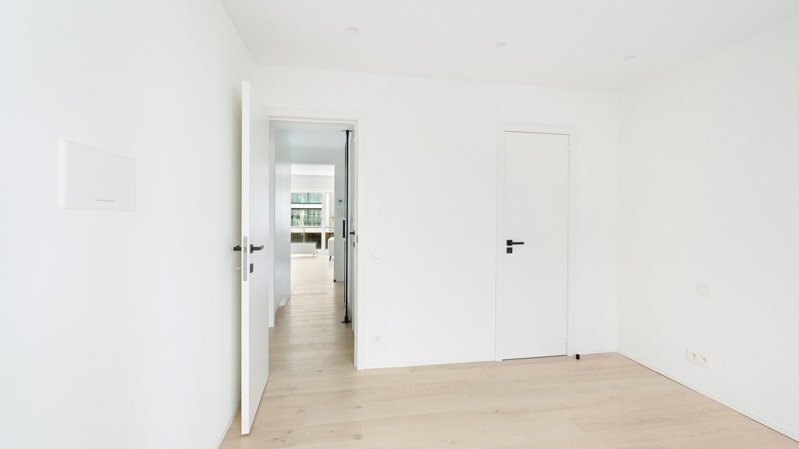 Luxueus gerenoveerd tweeslaapkamerappartement aan de vernieuwde boulevard van Heist 