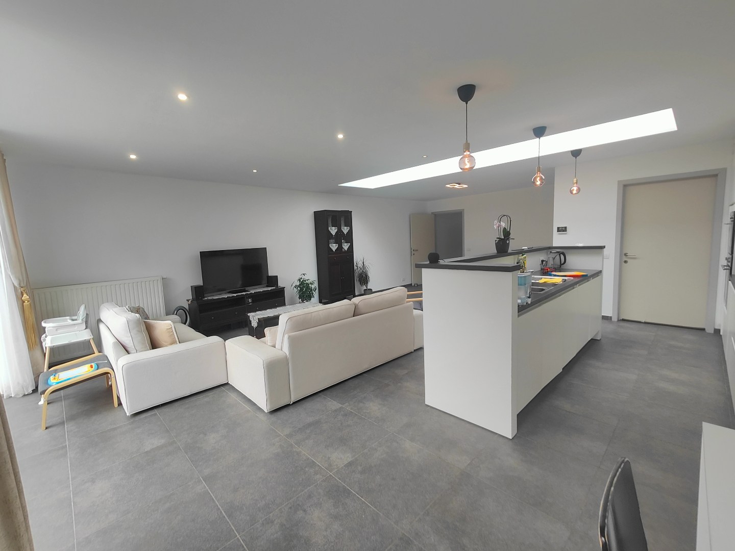 Ruime en centraal gelegen woning in Zeveren. 