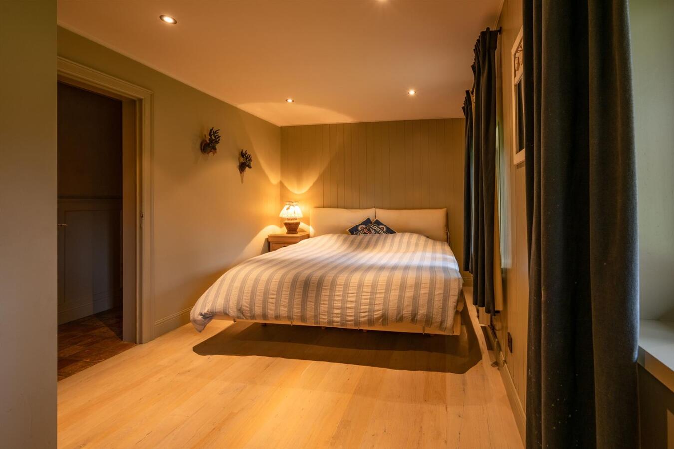 Idyllisch landhuis gelegen op 8330 m² te Ruiselede 