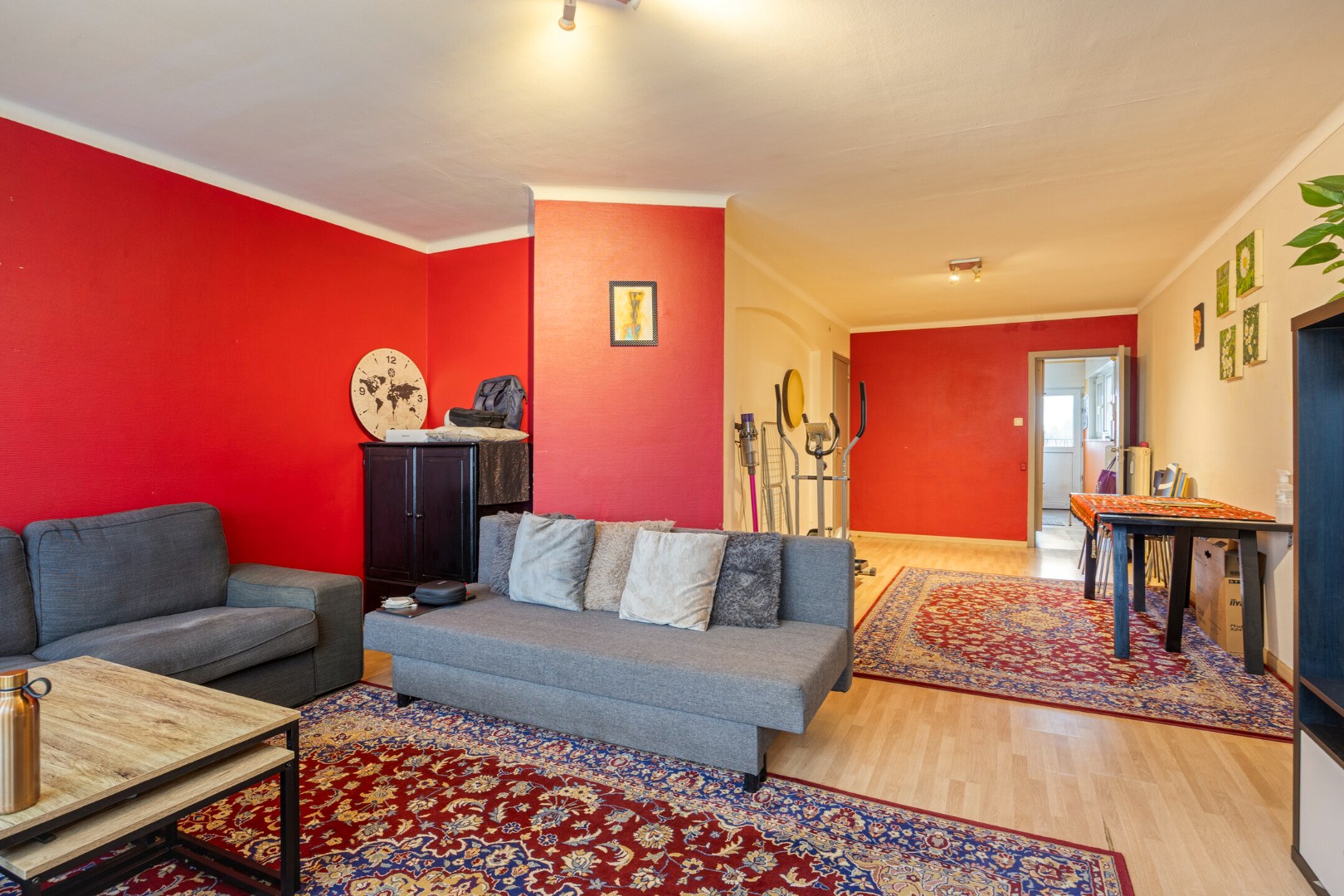 Opbrengsteigendom met handelspand en 3 appartementen te koop in Heverlee op een super ligging! 