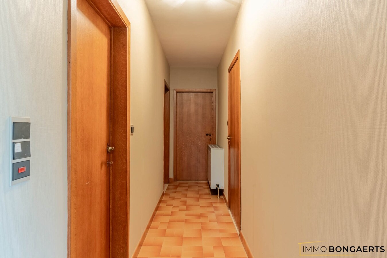 Ruime woning met tuin, garage en 3 slaapkamers in Genk. 