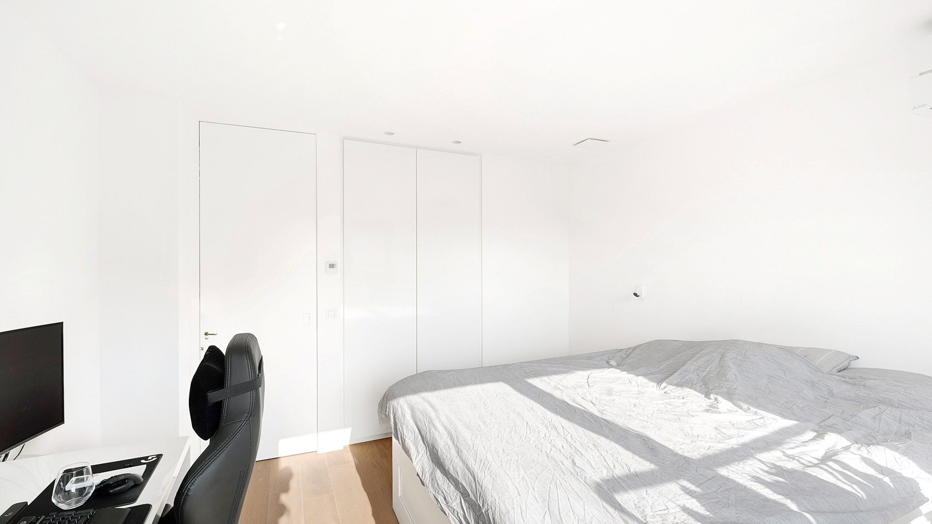 Centraal gelegen 3-gevelwoning in hedendaagse stijl – Bouwjaar 2014 