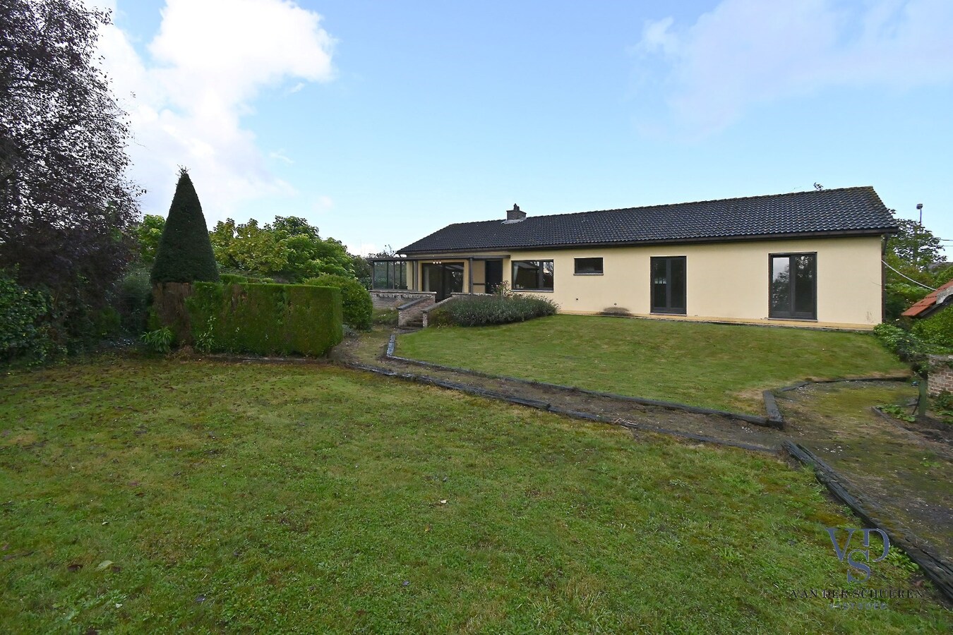 Tijdloos wonen in 't groene Schelderode. 