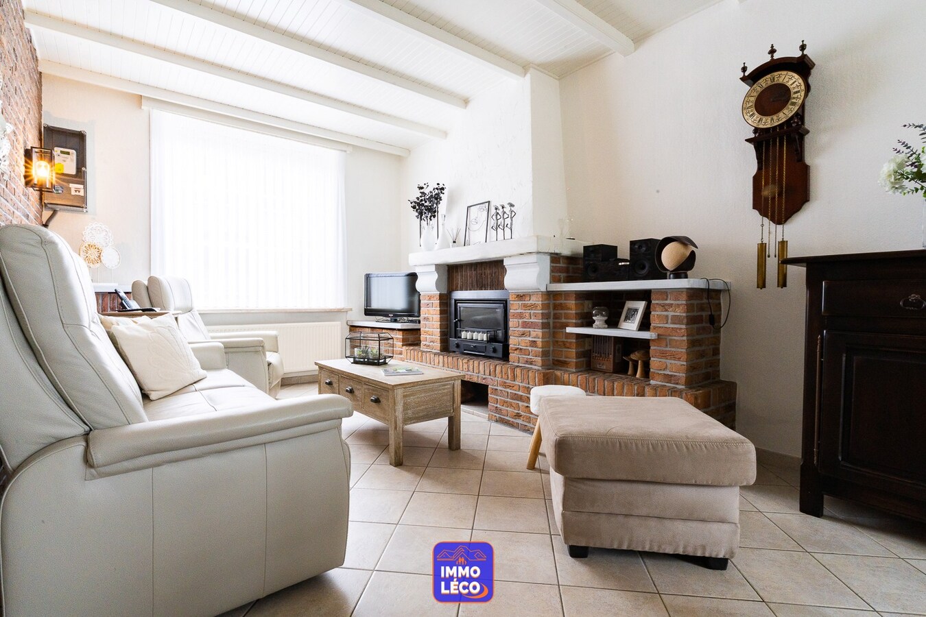 Maison en excellent état d'entretien avec grand jardin et garage attenant ! 