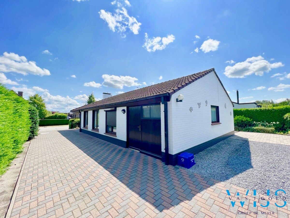 Enorm goed gelegen bungalow op 668 m² te Ertvelde ! 