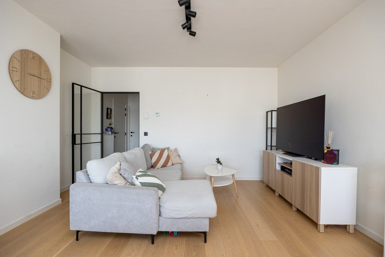 Gerenoveerd energiezuinig appartement met 2 slpk te Schelle! 