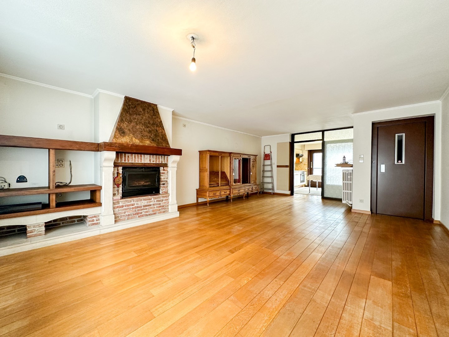 Stadswoning met potentieel, private garage, terras en tuin, mét lift, Torhout 