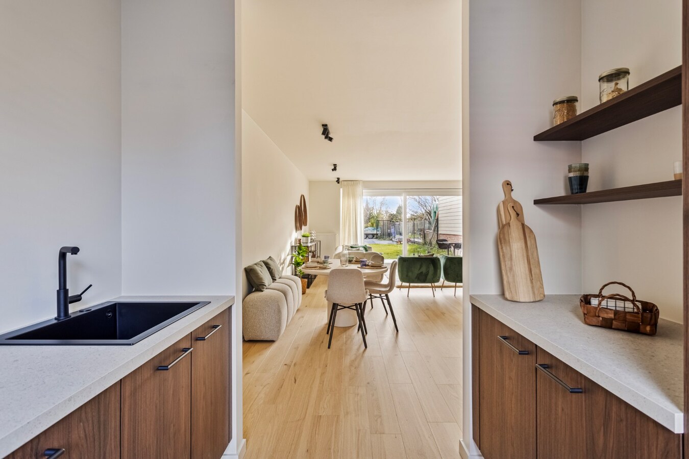 Instapklare en volledig afgewerkte nieuwbouwwoning 