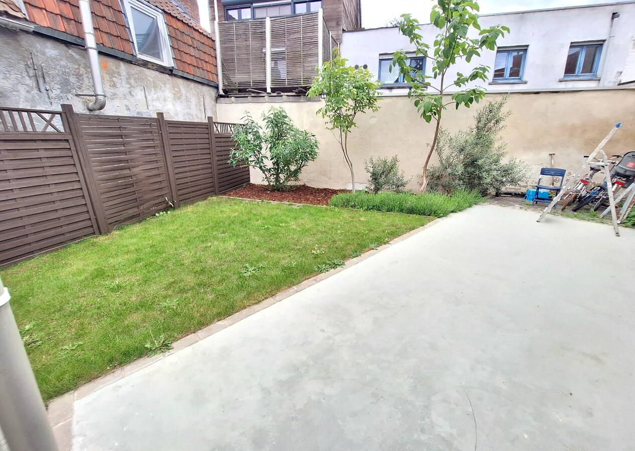 Instapklare woning te Harelbeke met 3 slaapkamers nabij het centrum ! 