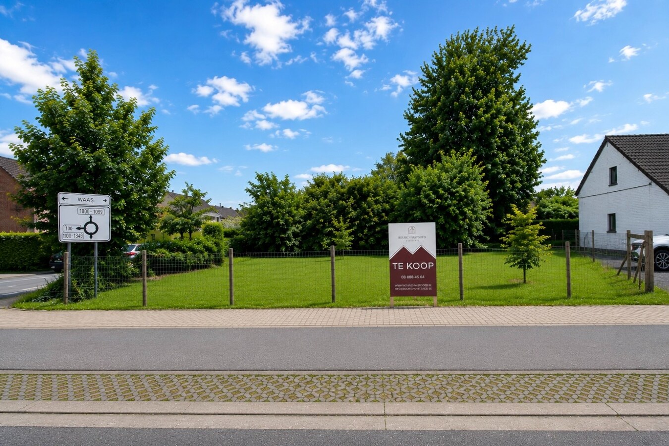 Te koop: Bouwgrond voor halfopen bebouwing (283 m²) met vergunning op toplocatie in Elversele (Temse)! 