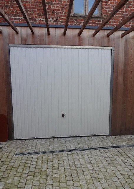Bovengrondse garage te huur in centrum Nieuwpoort. 