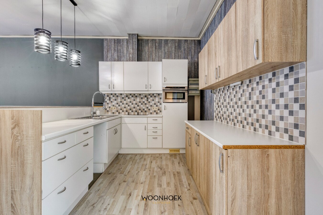 Centraal gelegen woning met 2 badkamers te Zele! 