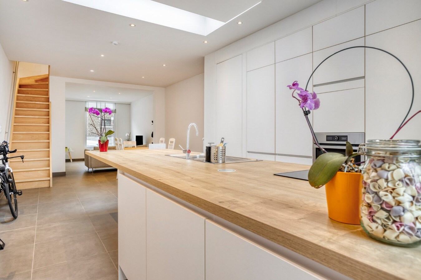 Hippe burgerwoning met gezellige zuidgerichte tuin 