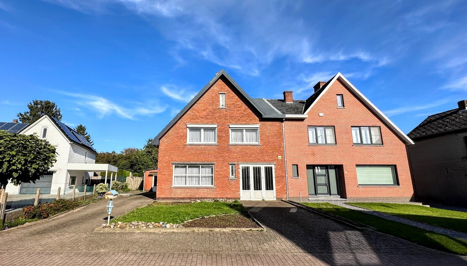 Te renoveren gezinswoning op royaal perceel van 1441 m² in rustige woonwijk 