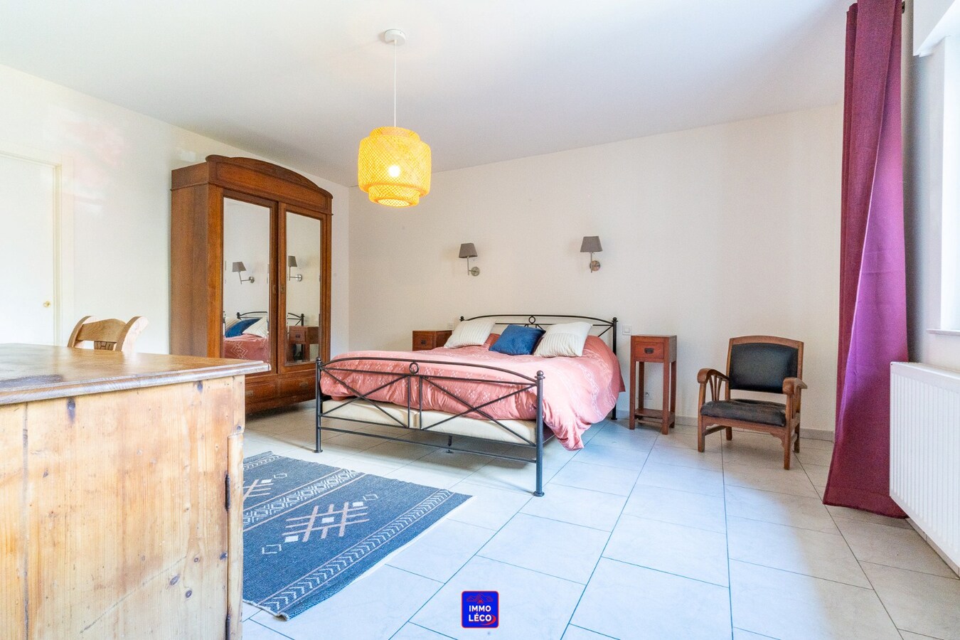 Plain-Pied érigé sur 808m², clos résidentiel prisé, garage et carport, COUP DE COEUR ! 