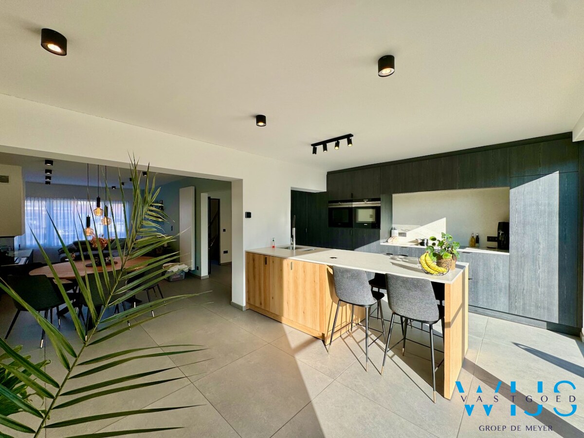 Gezellig instapklaar woonhuis in het hart van Eeklo 