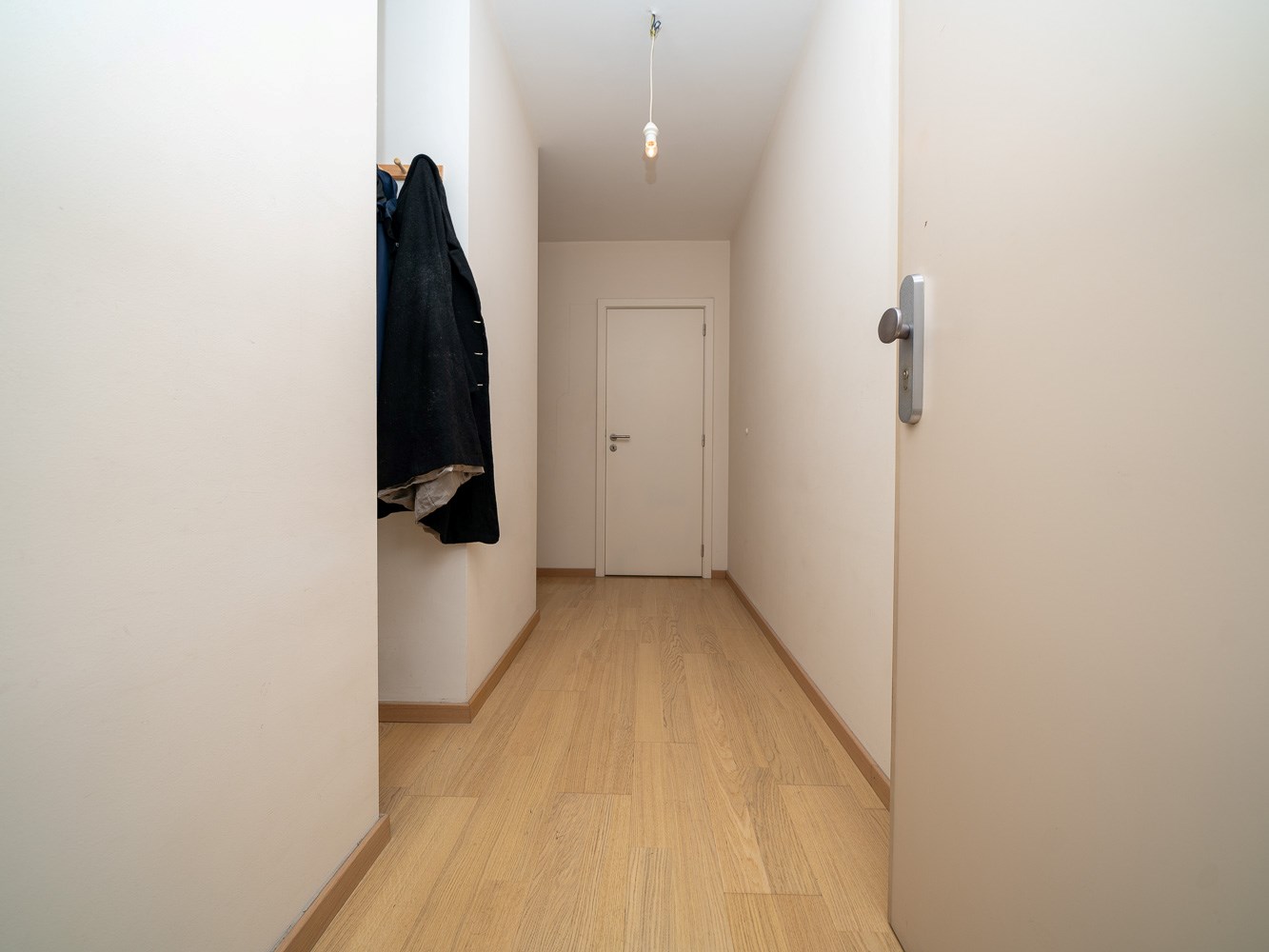 Recent 1-kamer appartement met terras, staanplaats, kelder 