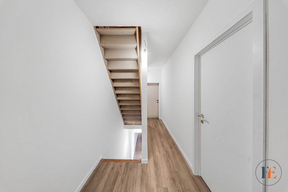 Ruime halfopen gezinswoning met 3 slaapkamers, en mogelijke co-housing 