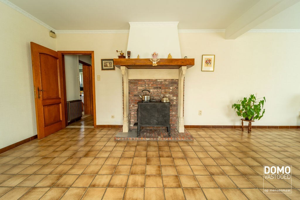 UNIEKE WONING MET 2 RUIME LOODSEN OP PERCEEL VAN 58A49CA 