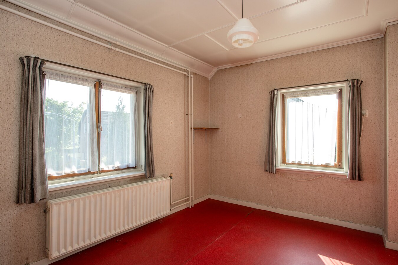 Royale vrijstaande gezinswoning gelegen op 500m2 in het centrum van Hoogeloon. 