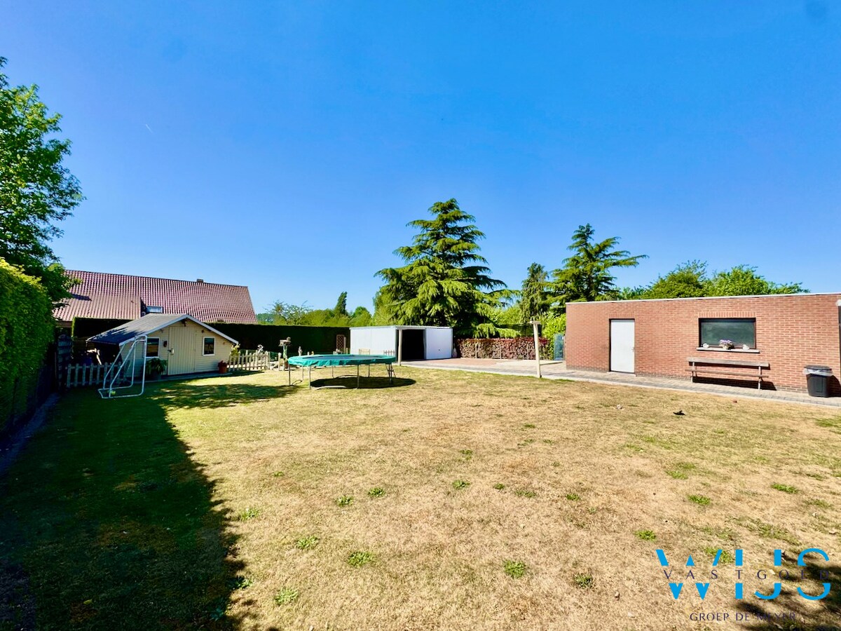 Woonhuis op 1000m² in hartje Ertvelde ! 